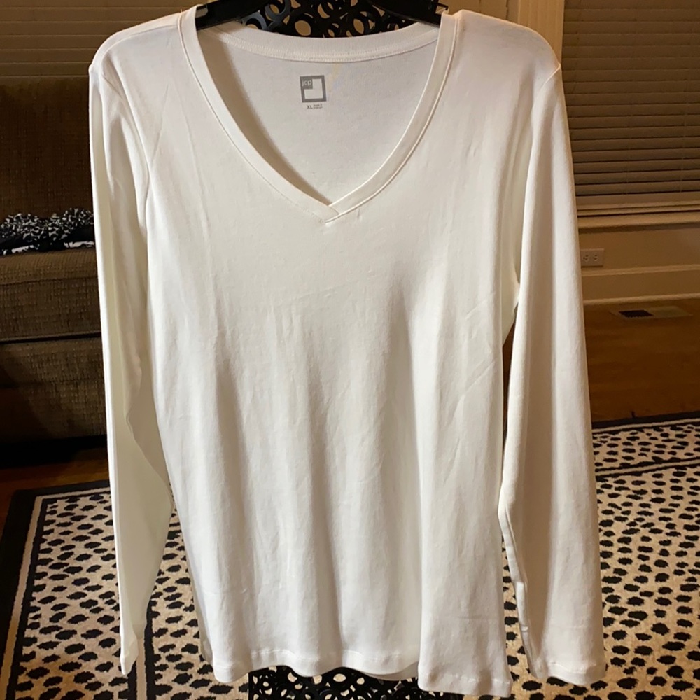 NWT JCP white thick vneck T-shirt XLARGE
